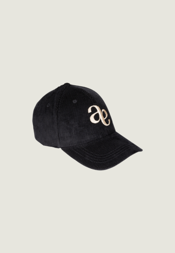 ÂME Maumau Velvet Cap | Black